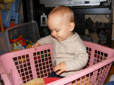 dans la corbeille a linge